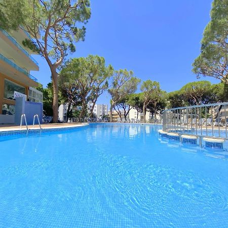 Rentalmar Blue Beach & Pool Салоу Экстерьер фото