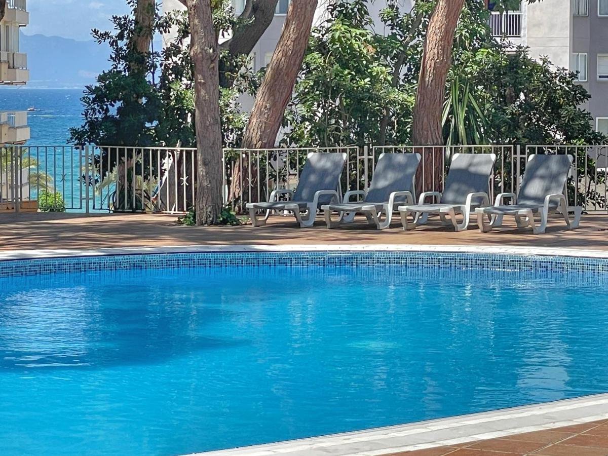 Rentalmar Blue Beach & Pool Салоу Экстерьер фото